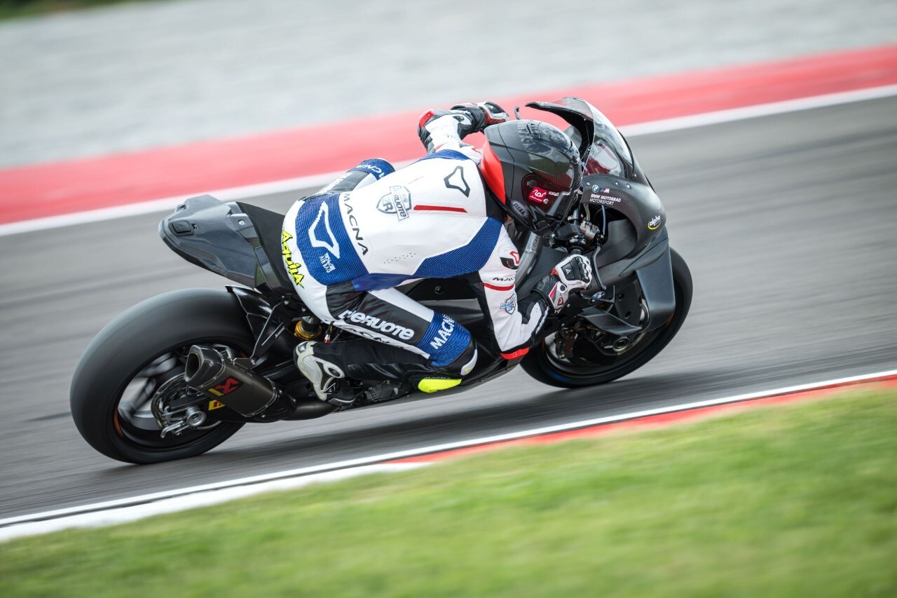 DueruoteTG #238 - Abbiamo guidato in pista la BMW che corre in SBK! 